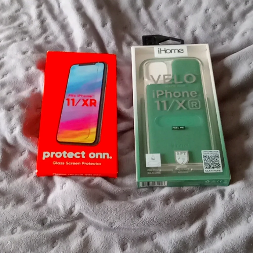 Iphone 11/XR case and screen protector